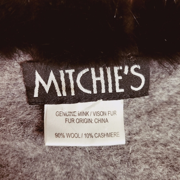 MITCHIE'S 90% Wool & 10% Cashmere Wrap with MINK Fur - Picture 13 of 13
